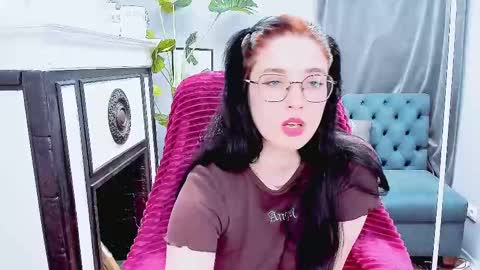 ellie_magic online show from March 1, 8:42 pm