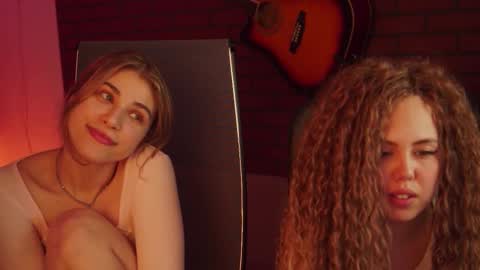 elliecutes online show from March 9, 2:43 pm