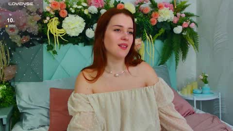 EllieLarson online show from October 5, 6:04 pm
