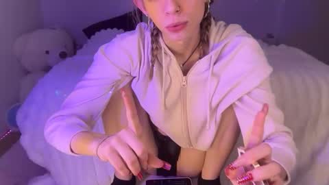 ellie online show from March 19, 3:12 am