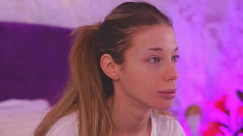 EllinaNuria online show from February 17, 4:11 am