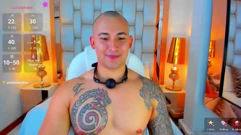 E L L I O T    V E L E Z online show from February 10, 8:45 pm