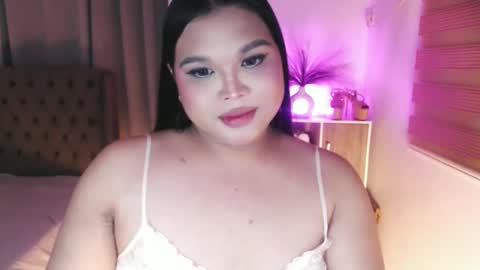 Ellise online show from December 22, 12:45 pm