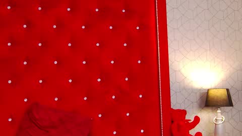 Elsa Jean online show from December 4, 5:29 am