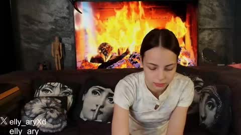 elly_ary online show from February 20, 12:21 am