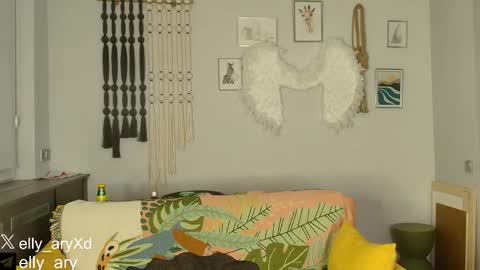 elly_ary online show from December 18, 9:54 pm