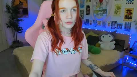 Snapshot of elly_milas chatting on February 25, 6:58 am Elly     Fansly  online show from February 25, 6:58 am