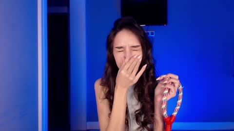 Im online Fri Sun Mon Tue Thu Fri Sat3 from 1000 online show from December 4, 3:26 pm