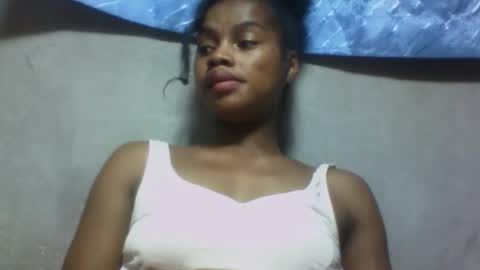 elodie228680 online show from May 29, 7:17 am