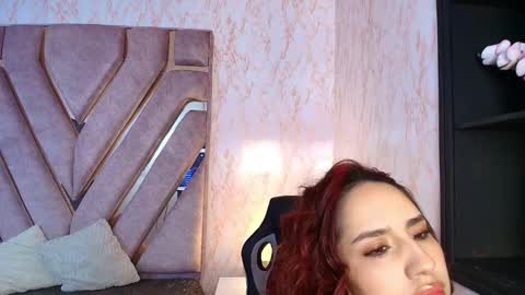 Elodie  online show from February 2, 12:23 pm