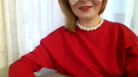 ElsaMartinez online show from October 2, 3:00 pm