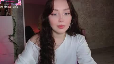 Mia 3 online show from June 24, 8:38 pm