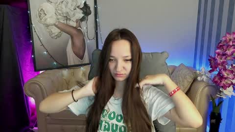 Call me Elis online show from December 13, 6:21 am