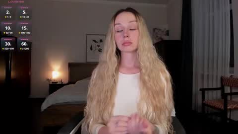 Emilie online show from November 6, 4:43 pm