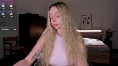 Emilie online show from September 11, 4:30 pm