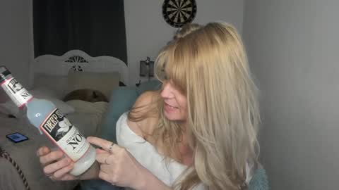 Ember Pheonixxx online show from December 12, 5:42 am