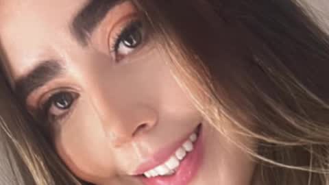 emi_royse online show from November 7, 10:45 pm