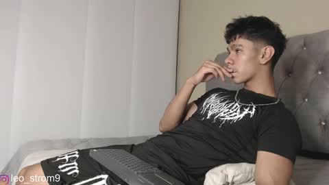 emile_239 online show from February 18, 3:10 am