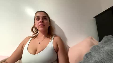 Snapshot of emilelovesyou chatting on October 14, 6:16 am emilelovesyou online show from October 14, 6:16 am