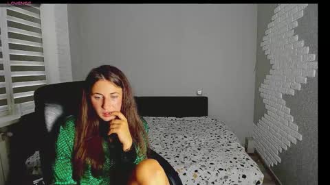 Snapshot of emili77777 chatting on September 15, 7:32 am emili77777 online show from September 15, 7:32 am