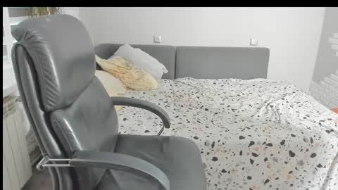 Snapshot of emili77777 chatting on October 10, 12:44 pm emili77777 online show from October 10, 12:44 pm