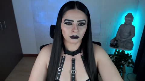 POWERFULL GODDESS EMILI online show from May 23, 1:12 am