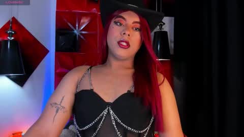 Snapshot of emili_roux chatting on October 15, 6:09 pm Emili roux online show from October 15, 6:09 pm