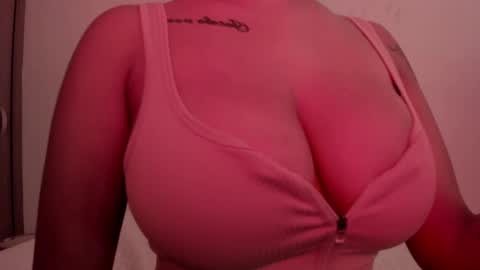 Emilia Big Boobs online show from January 31, 4:59 pm