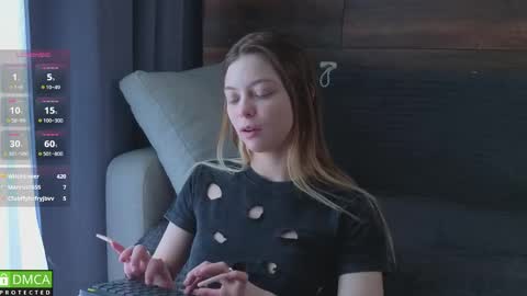 emilielong online show from April 11, 7:45 am