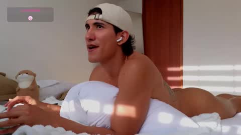 emilio_rivs online show from February 21, 10:02 pm