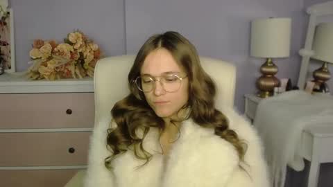 Emilly online show from November 28, 8:43 am