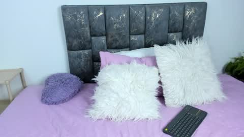 emilly_williams2 online show from July 25, 1:14 am