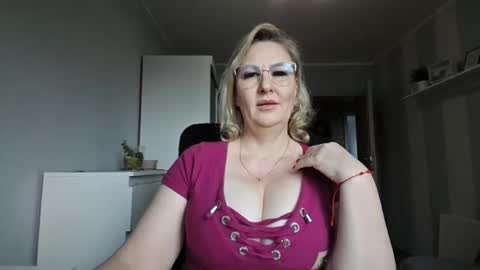 EmillyLove online show from March 10, 7:34 am