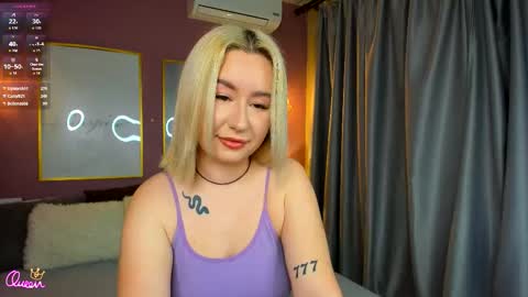 Emily  Bliss online show from March 25, 8:43 am