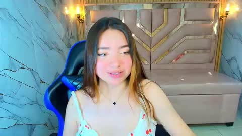 Emily online show from January 14, 2:03 pm