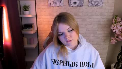 emily_coyness online show from March 11, 3:04 pm