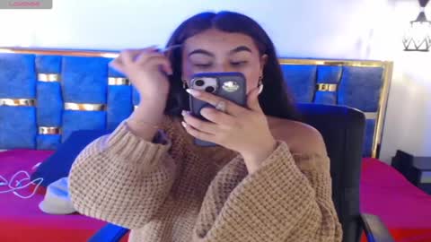 Snapshot of emily_fox_3 chatting on September 19, 3:32 am emily fox 3 online show from September 19, 3:32 am