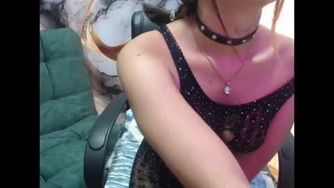 Snapshot of emily_fox_3 chatting on February 17, 3:00 pm emily fox 3 online show from February 17, 3:00 pm