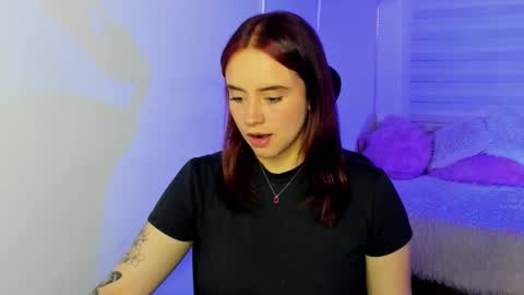 emily_lindey online show from December 17, 3:35 am