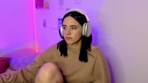 Emily Lindey online show from March 12, 5:22 am