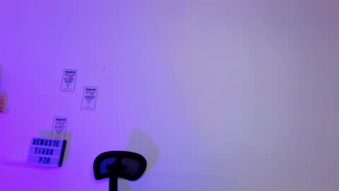 Emily Lindey online show from March 24, 7:03 am