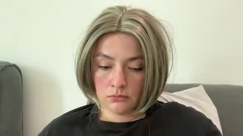 emily_morning_dew online show from June 3, 1:25 pm