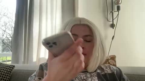 emily_morning_dew online show from February 23, 8:49 am