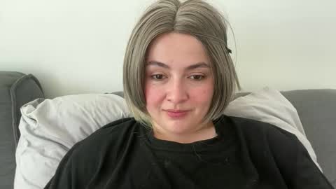 emily_morning_dew online show from May 14, 6:44 am