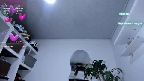 emily_palmeer online show from October 6, 12:56 pm