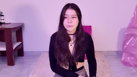 Snapshot of emily_sweet30 chatting on October 9, 11:43 pm Emily online show from October 9, 11:43 pm