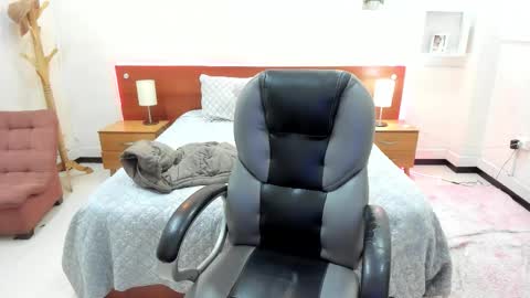 emily_warren__ online show from December 22, 6:58 pm