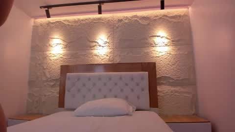  E M Y L Y  online show from March 10, 12:42 pm