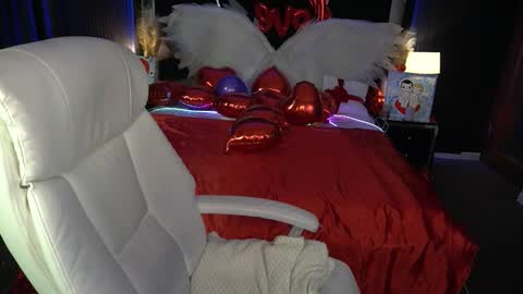 Emy online show from February 19, 7:18 am