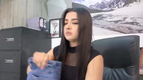 Emily online show from July 19, 11:51 pm